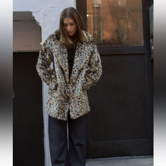FAUX FUR ANIMAL PRINT COAT - Picture 3 of 16